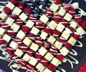 blog-july-4-apple-pins-1-400x400