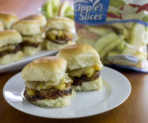 pork-loin-sliders-with-apple-chutney-and-smoked-cheese